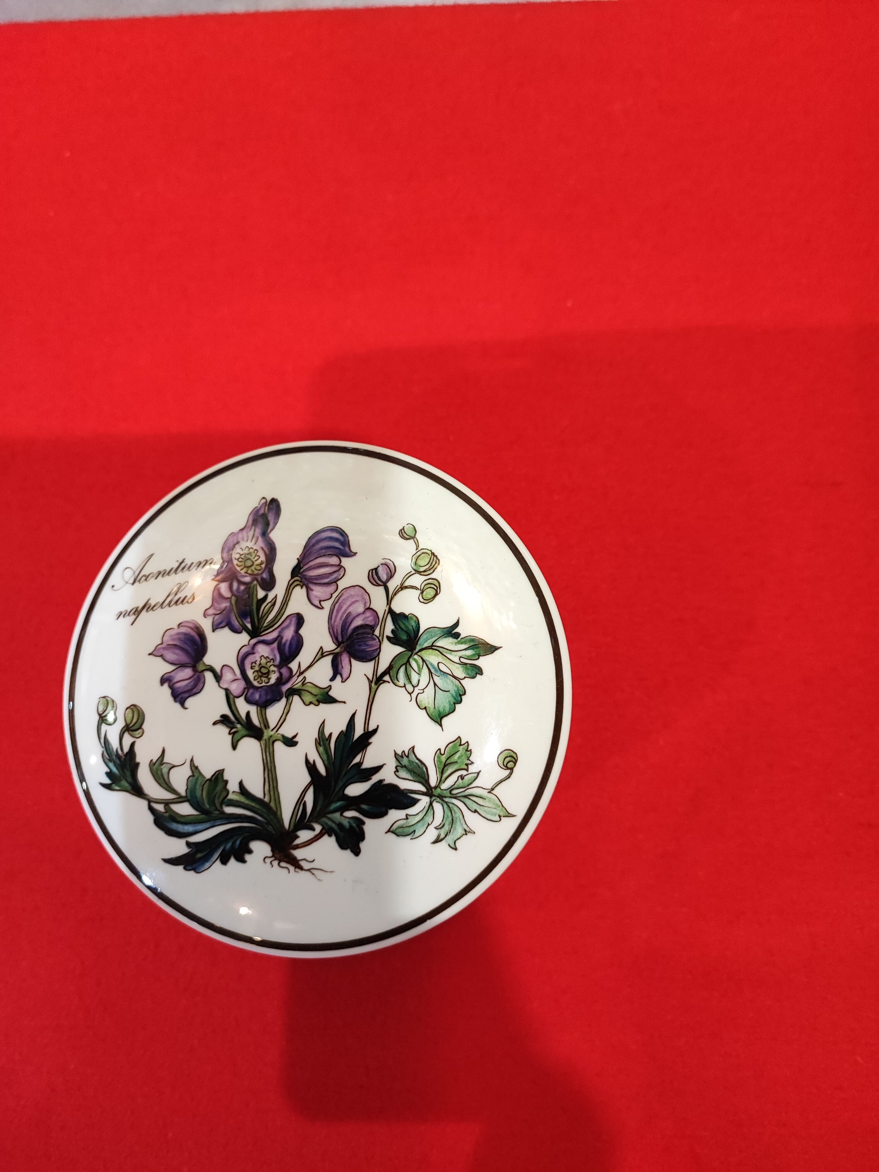 Candy box Villeroy and Boch