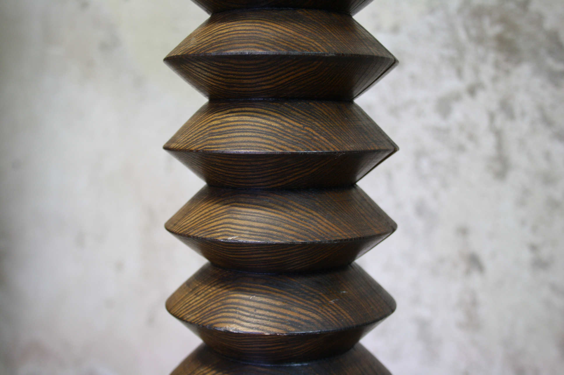 Fifth wheel press screw