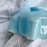 Blue opaline suspension