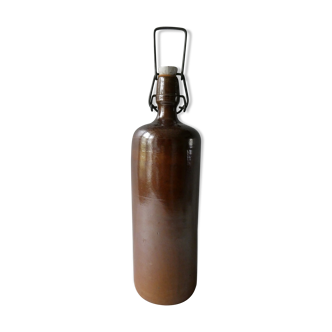 Varnished sandstone bottle