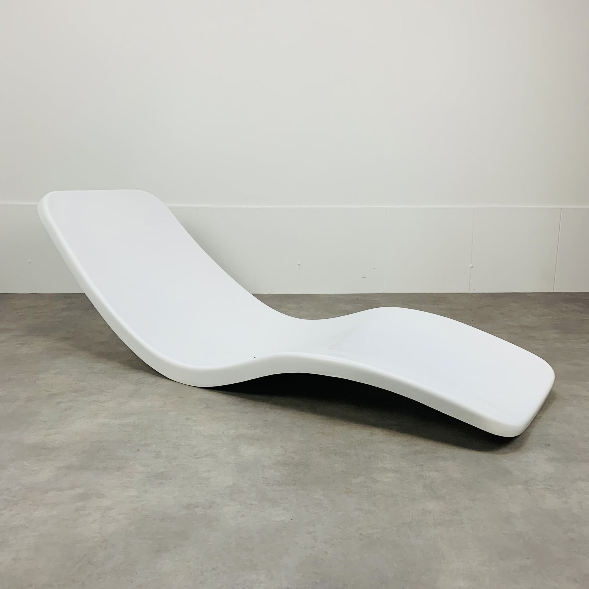 Eurolax R1 fiberglass deckchair by Charles Zublena