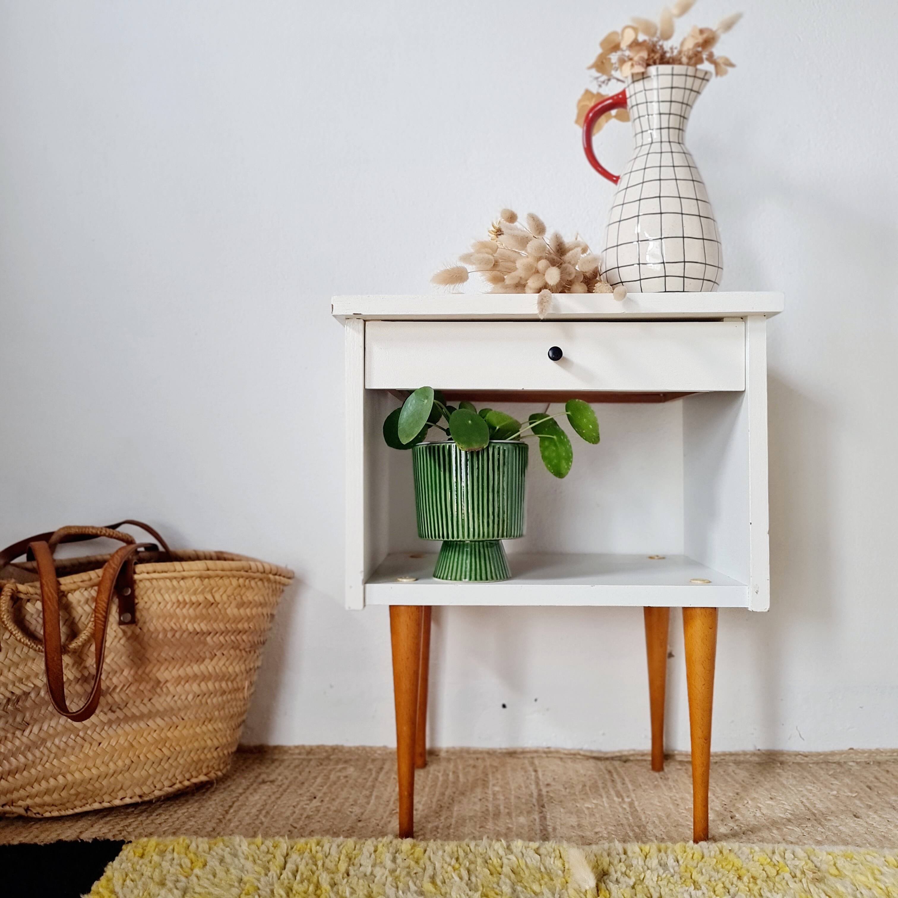 Vintage bedside table with tapered legs - white