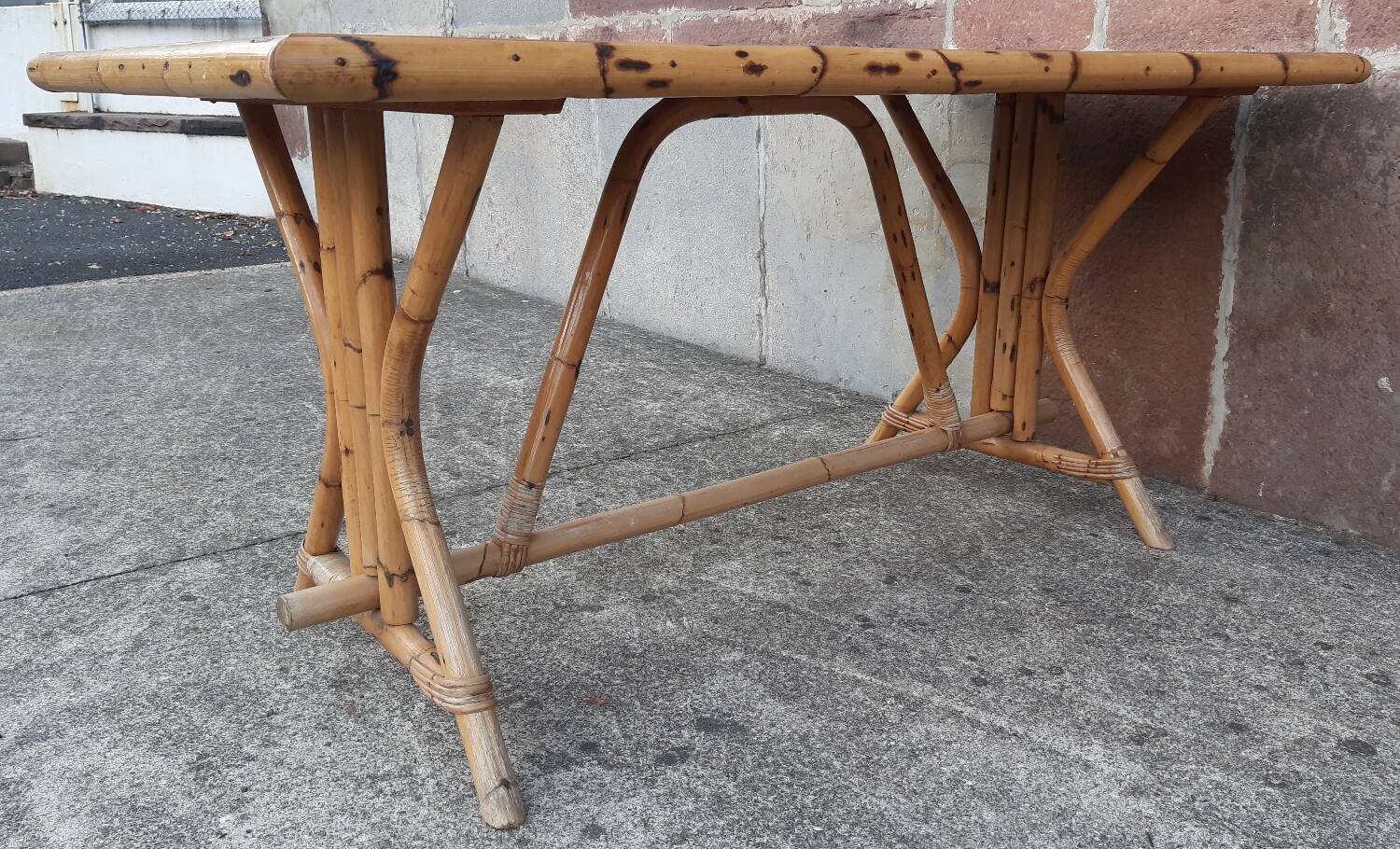 Table and 6 chairs made of bamboo and rattan