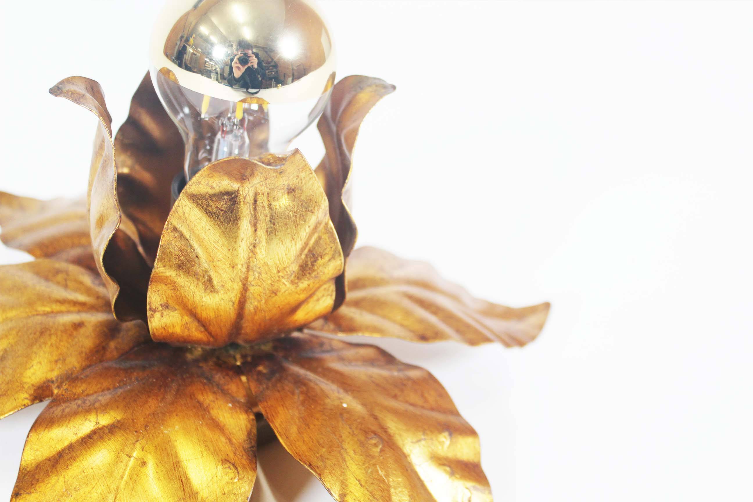 Petite applique ou plafonnier floral doré italien