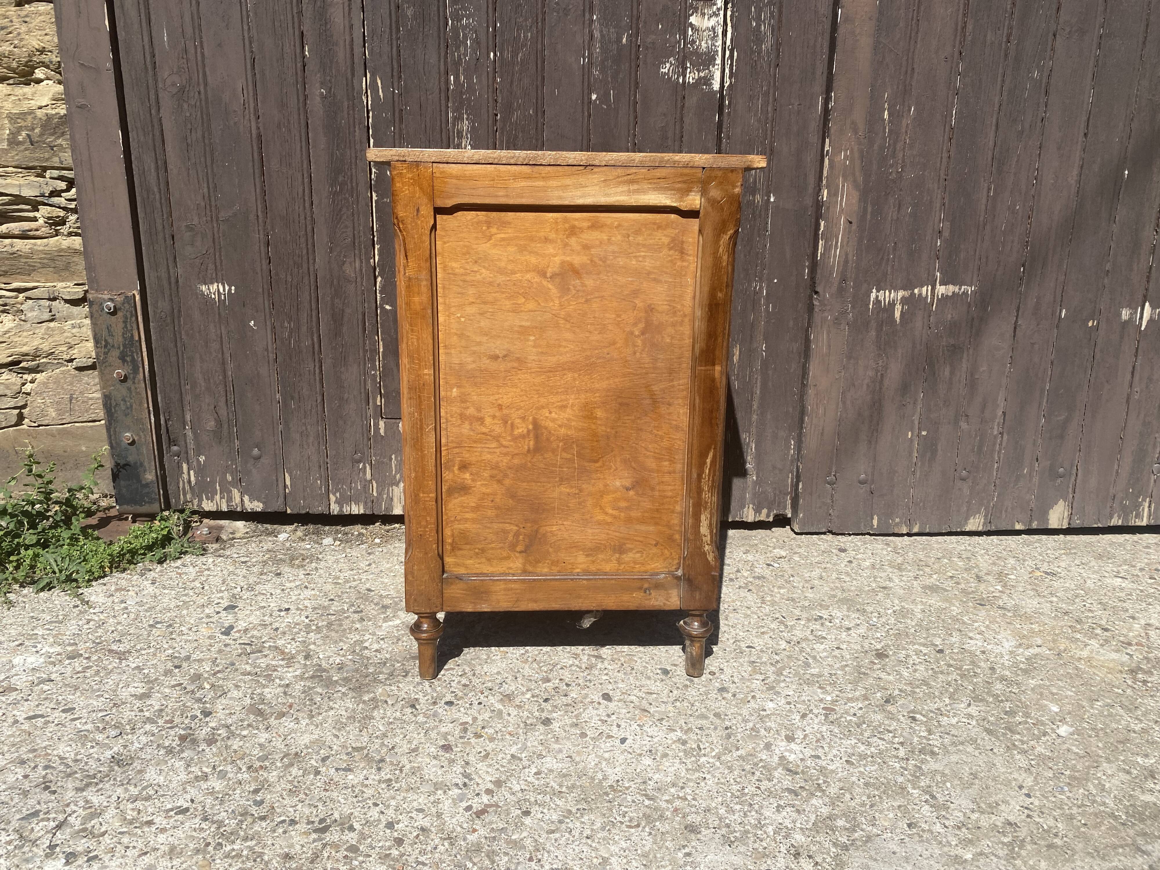 4-drawer solid oak chest of drawers