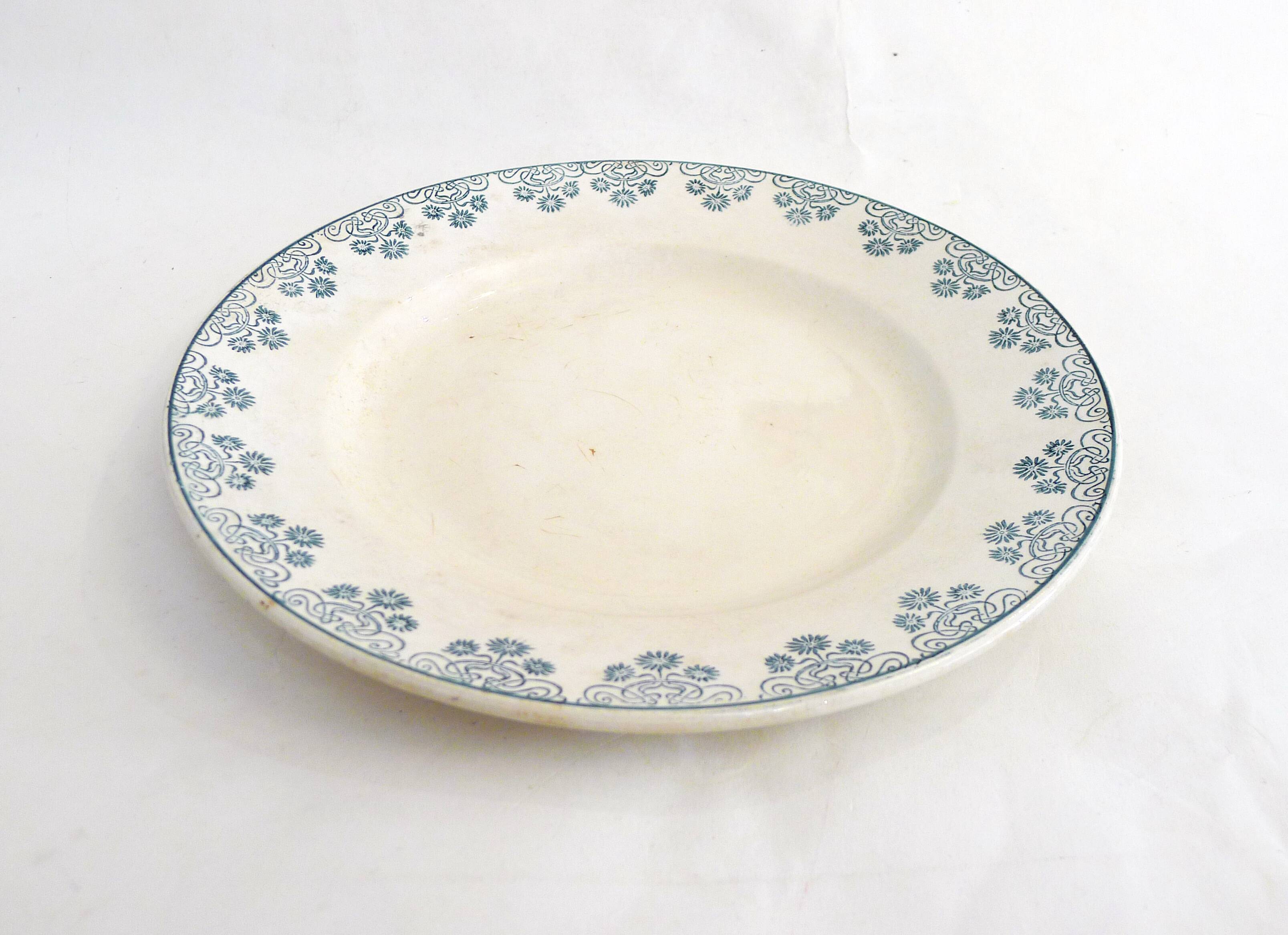 Plate / dish Iron earth Digoin late 19th century