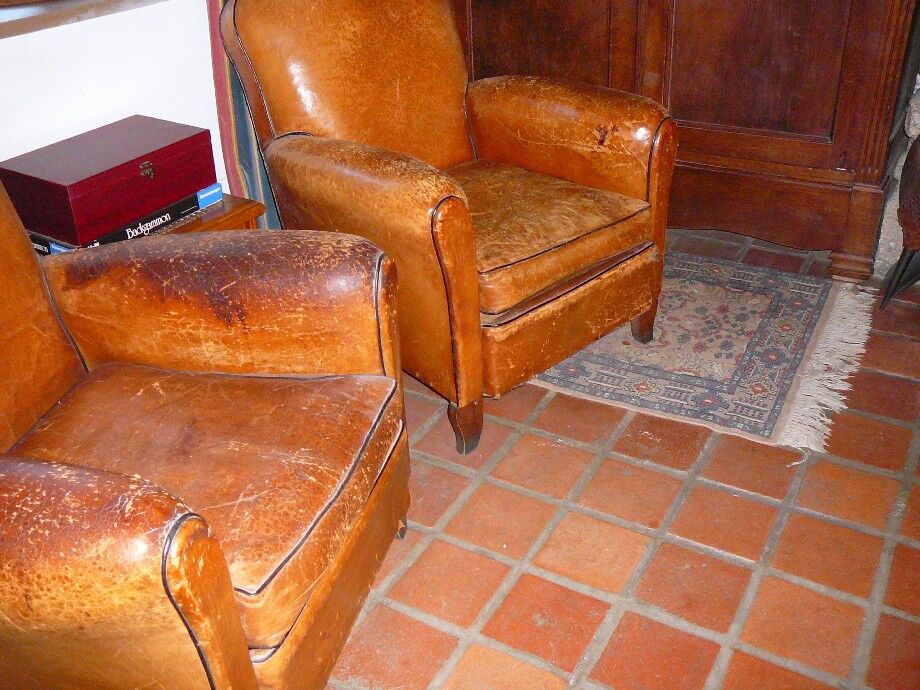2 leather club armchairs from the 1950s