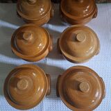 Soup bowls with lid and stoneware handles