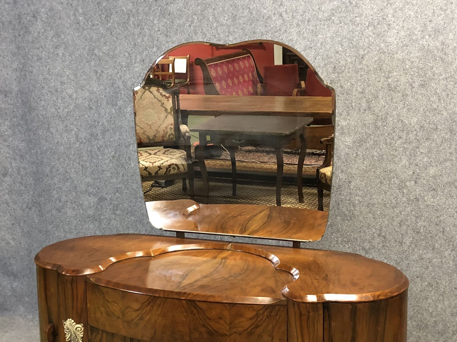 Hairdresser art deco missing in walnut