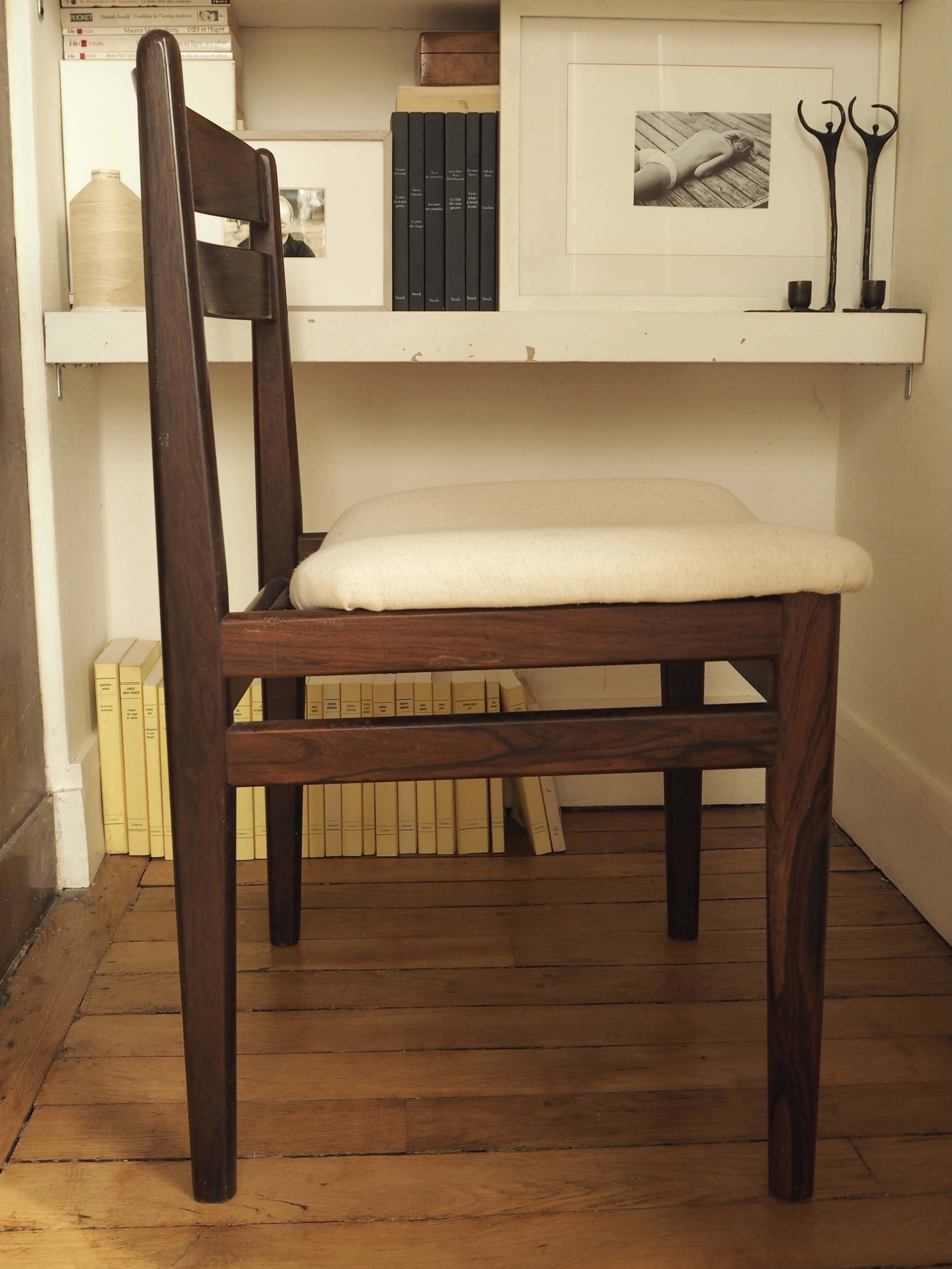 Chaise danoise en palissandre et tissu Pierre Frey