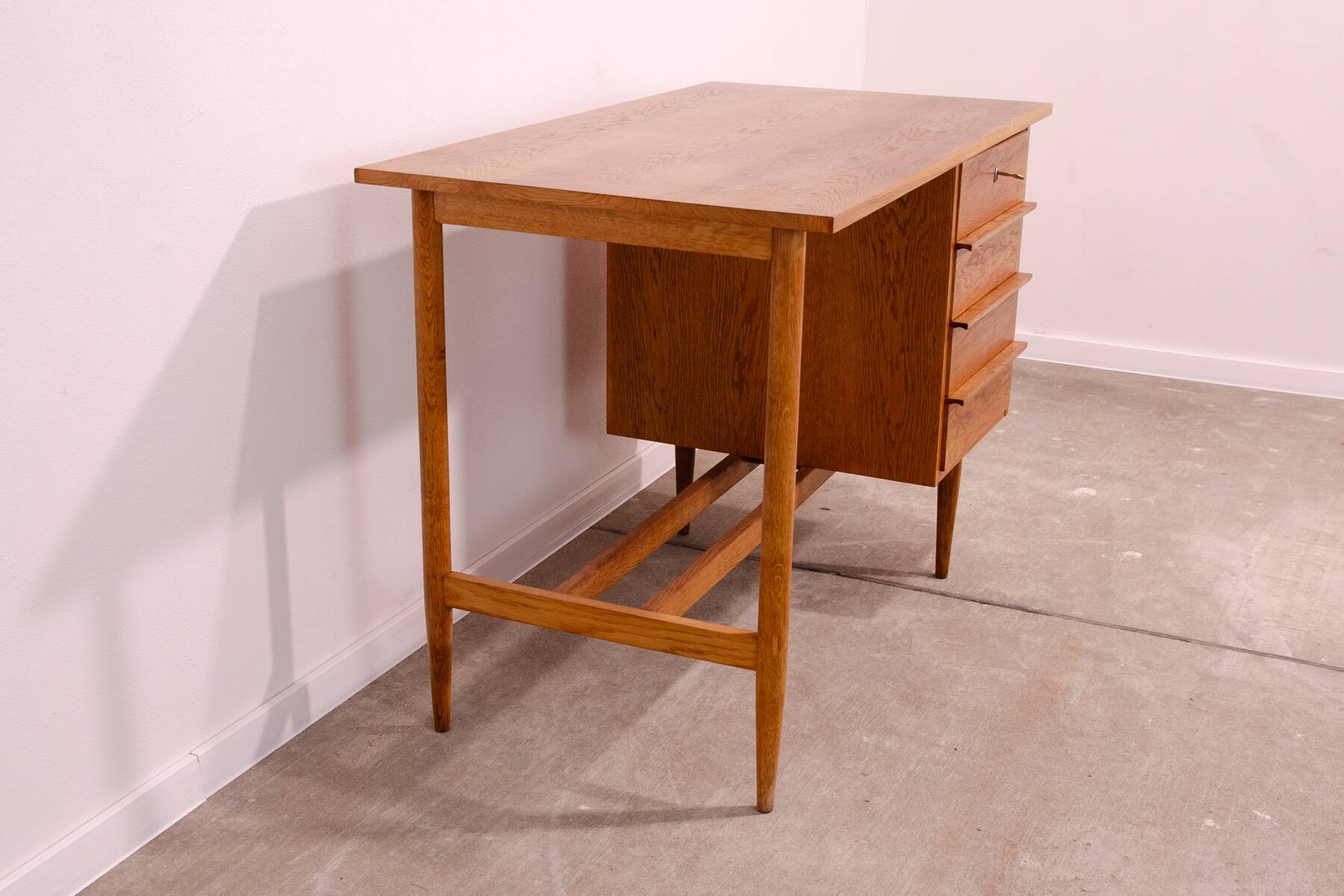Bureau pour dames du milieu du siècle entièrement restauré, ULUV, années 1960, Tchécoslovaquie