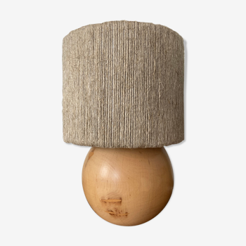 Bedside lamp in rope and wood