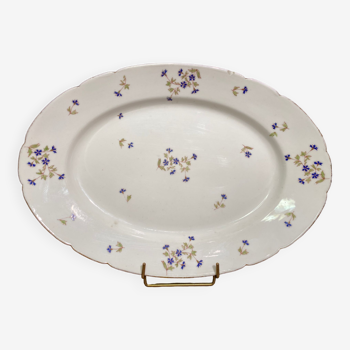 Plat de forme ovale en porcelaine de limoges décor aux barbeaux style Louis XV