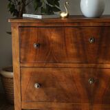 Low chest of drawers in 20th century walnut