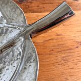 Large tray, leaf-shaped centerpiece