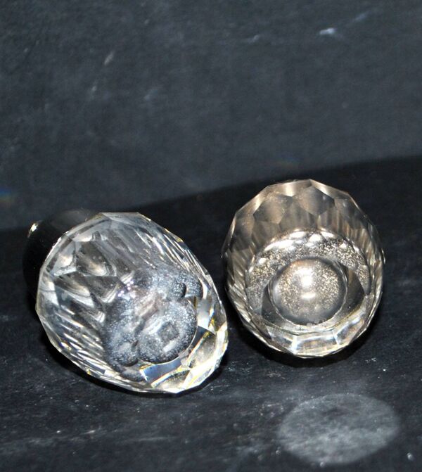 Lot de 2 salières anciennes en cristal taillé de Swarovski signées