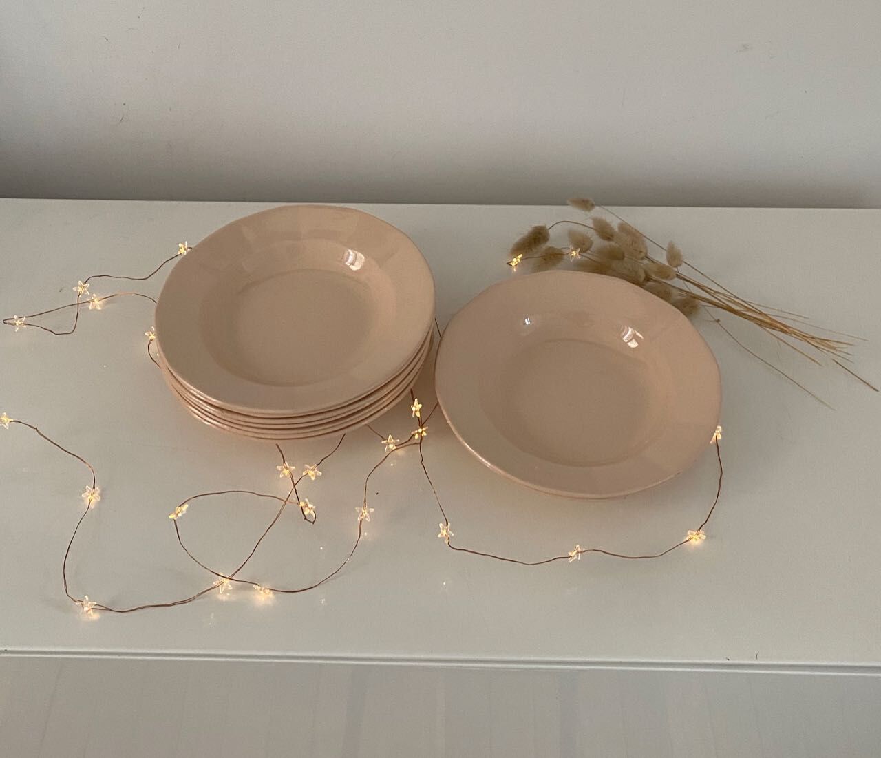 Service of powder pink hollow plates