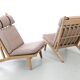 Pair of Scandinavian armchairs GE 375, with 1 pair of armrests.