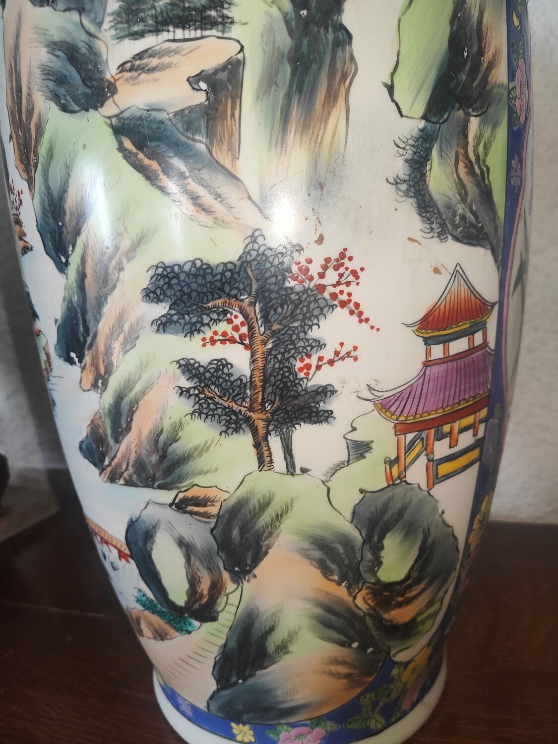 Chinese vase early twentieth century enamelled