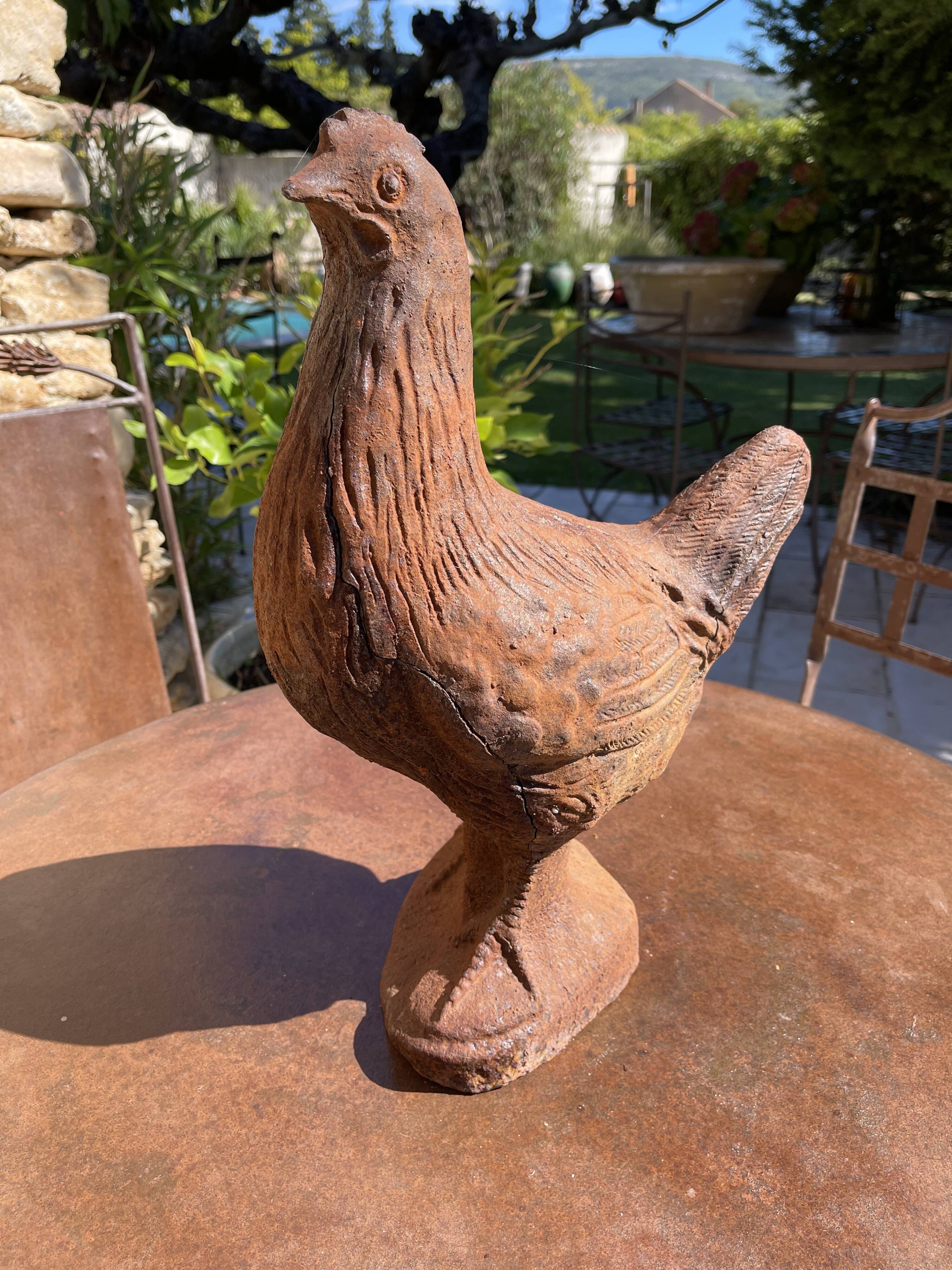 Cast iron hen