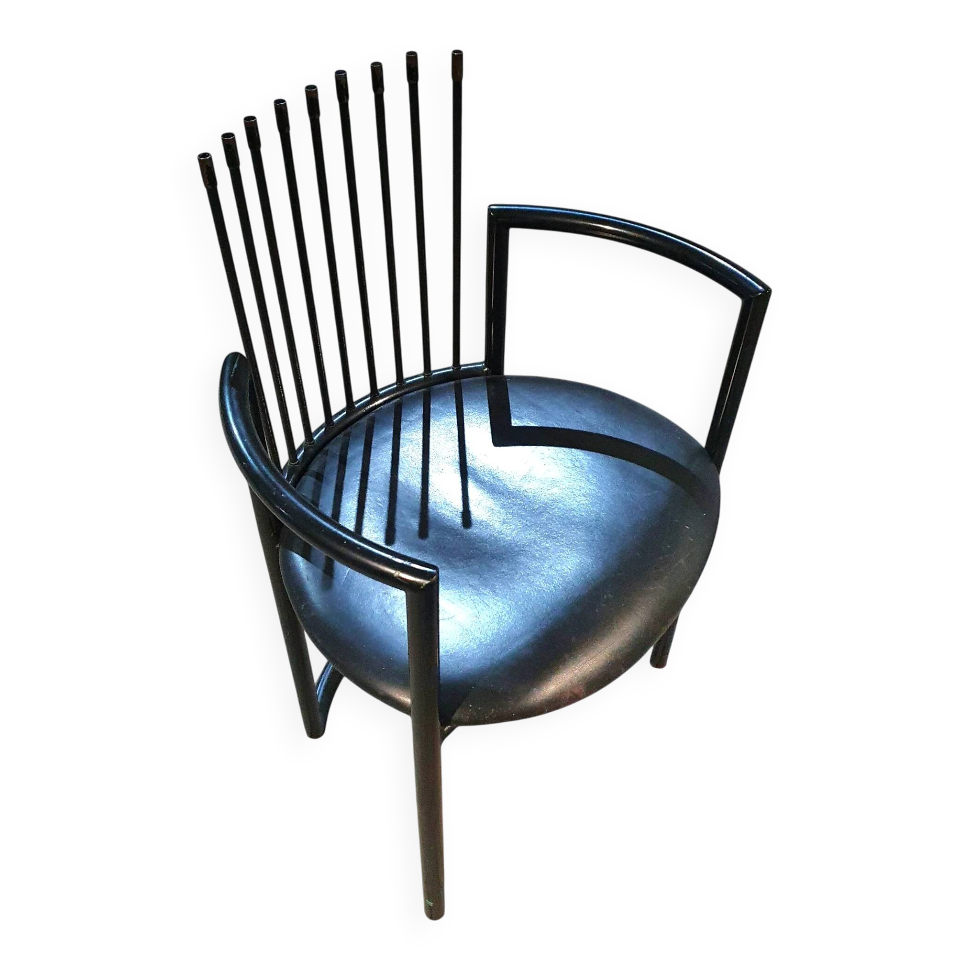 Fauteuil avant-gardiste en cuir et ressorts, Italie années 1980