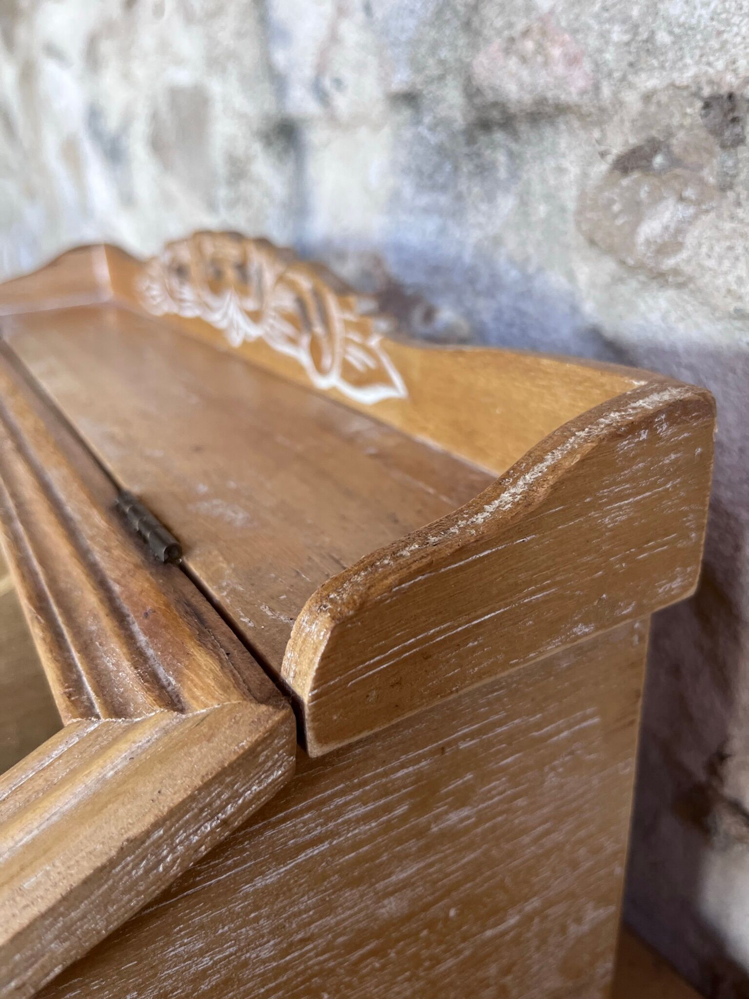 Cutlery box
