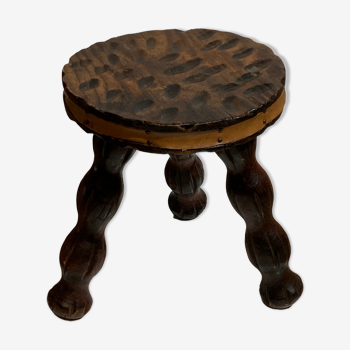 Brutalist hammered oak tripod wabi sabi stool with leather trim, france 1960s
