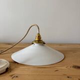 Suspension in white opaline