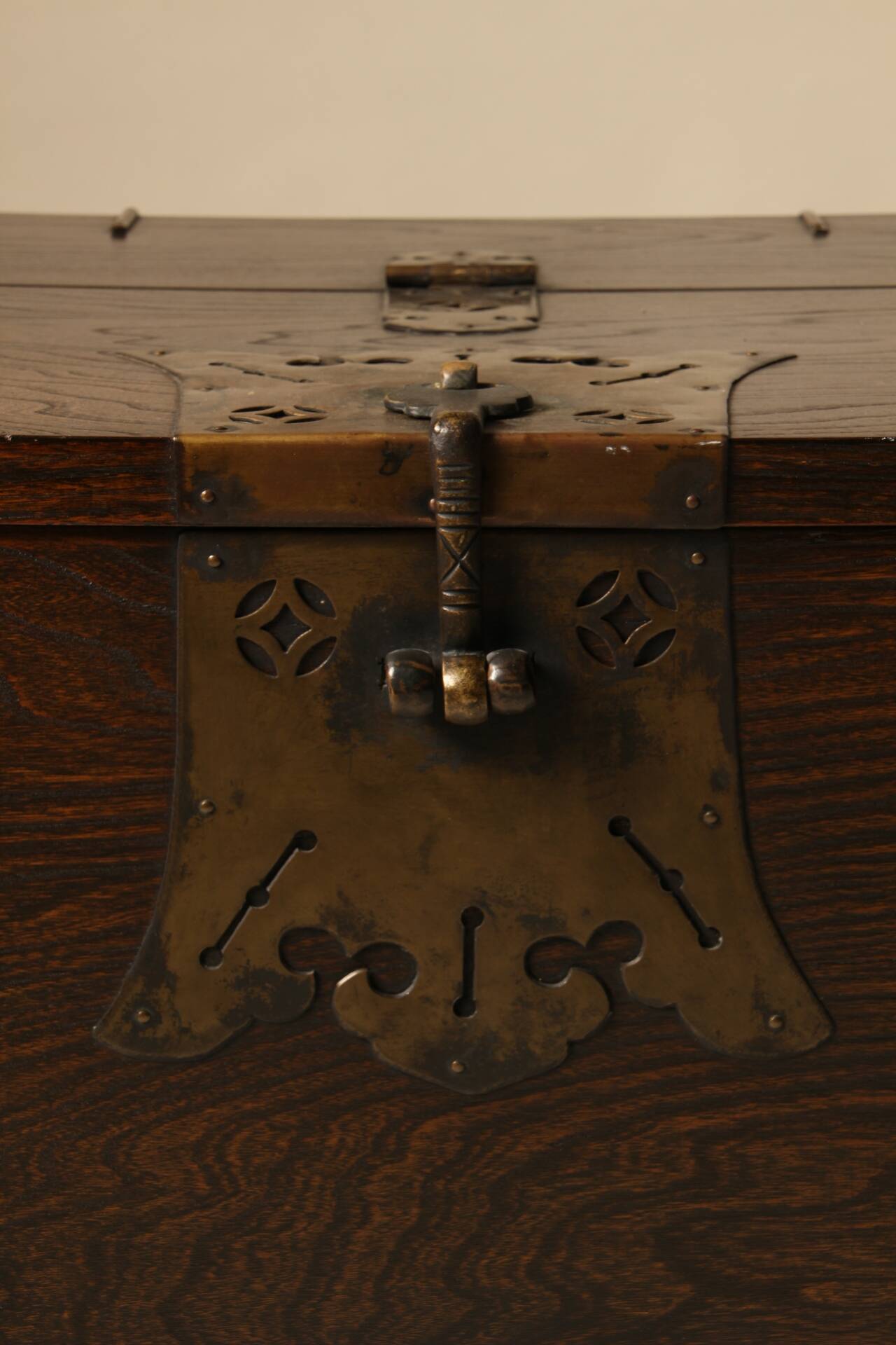 Korean chest enhanced with fittings