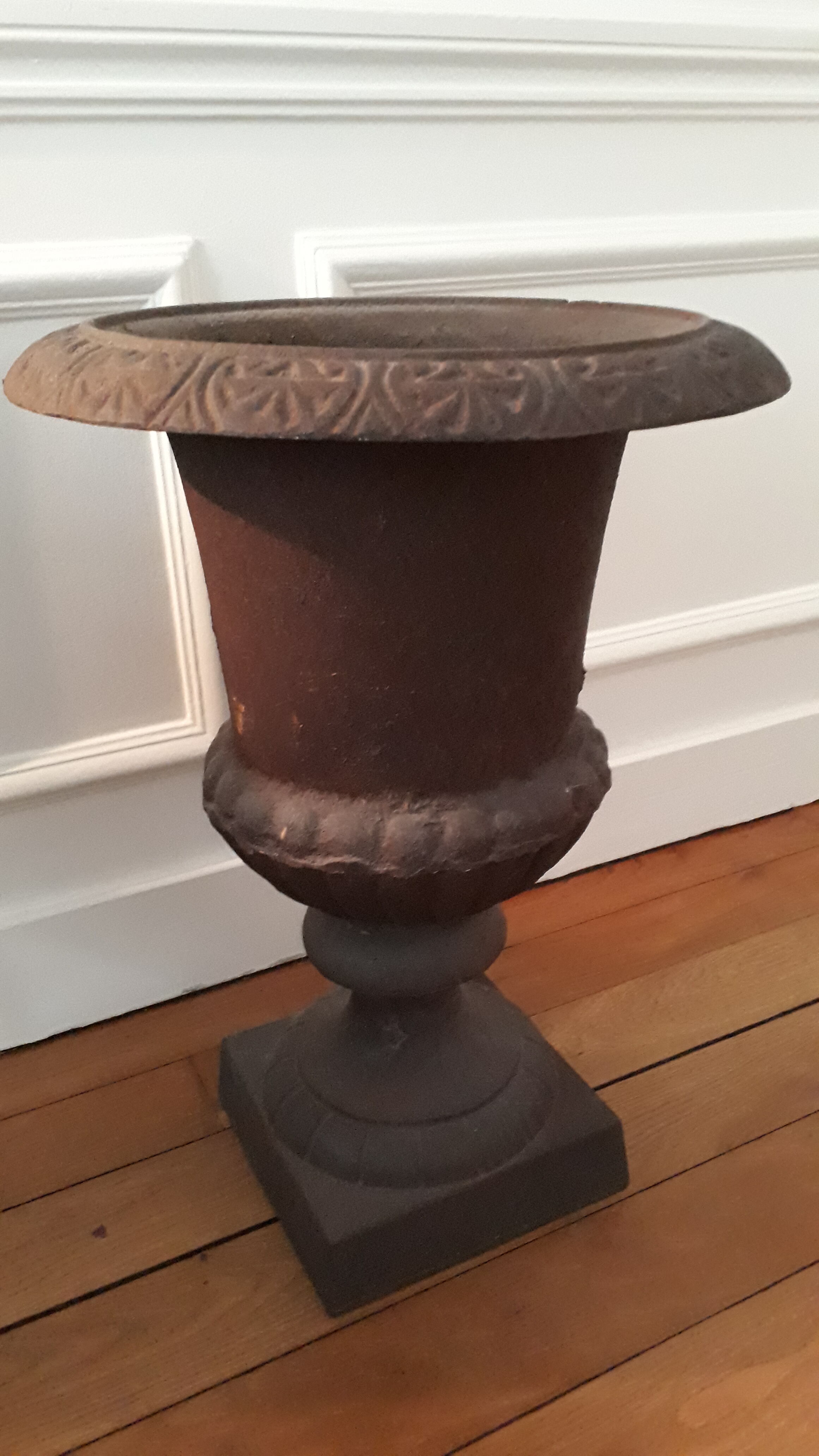 Vase Médicis en fonte