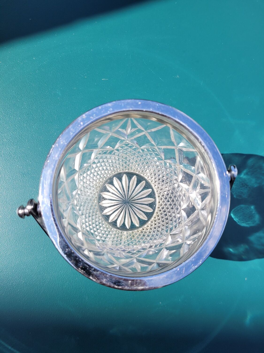 Ice bucket and its tongs