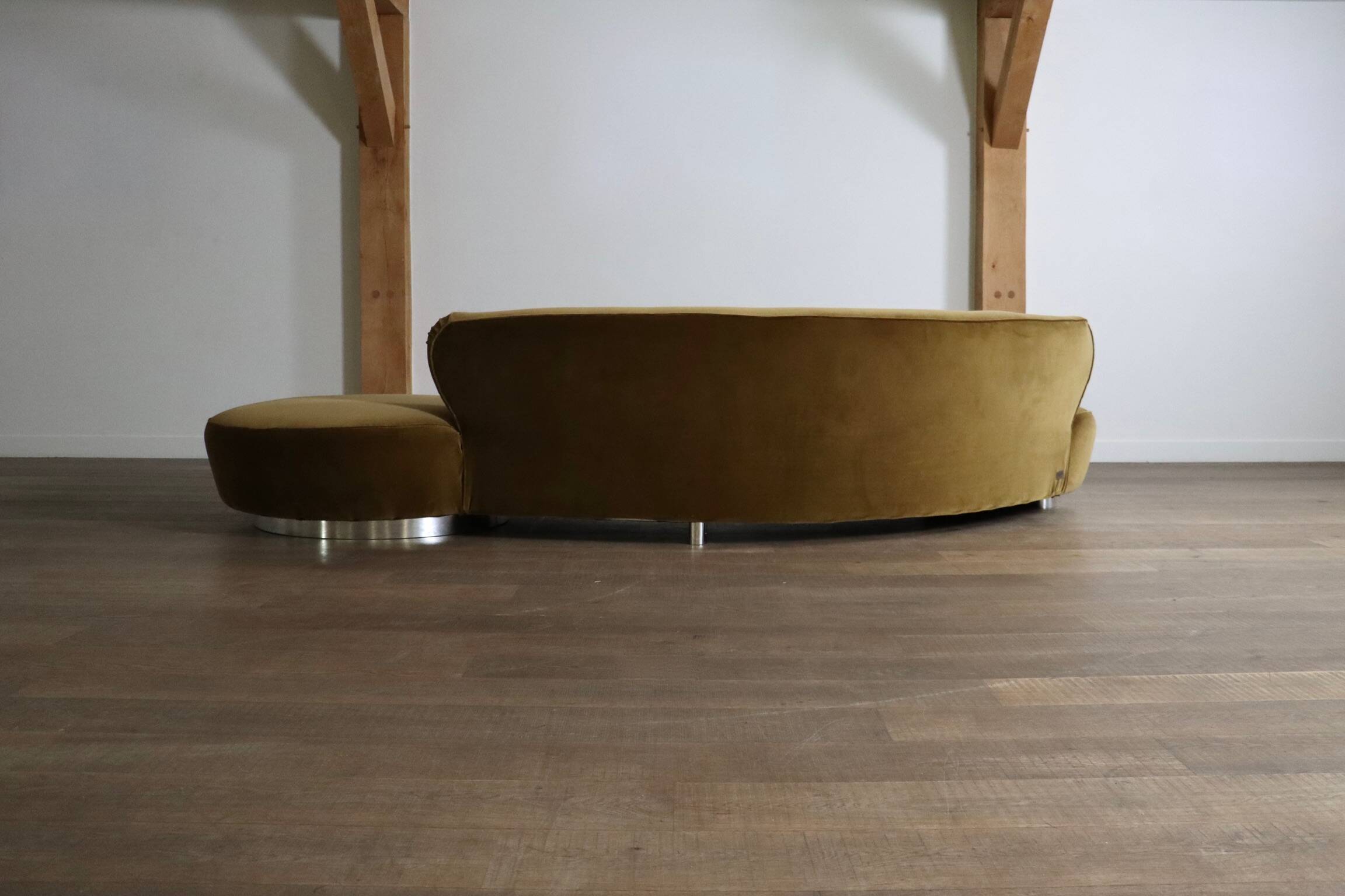 Vladimir Kagan serpentine sofa in velvet for Directional USA 1999