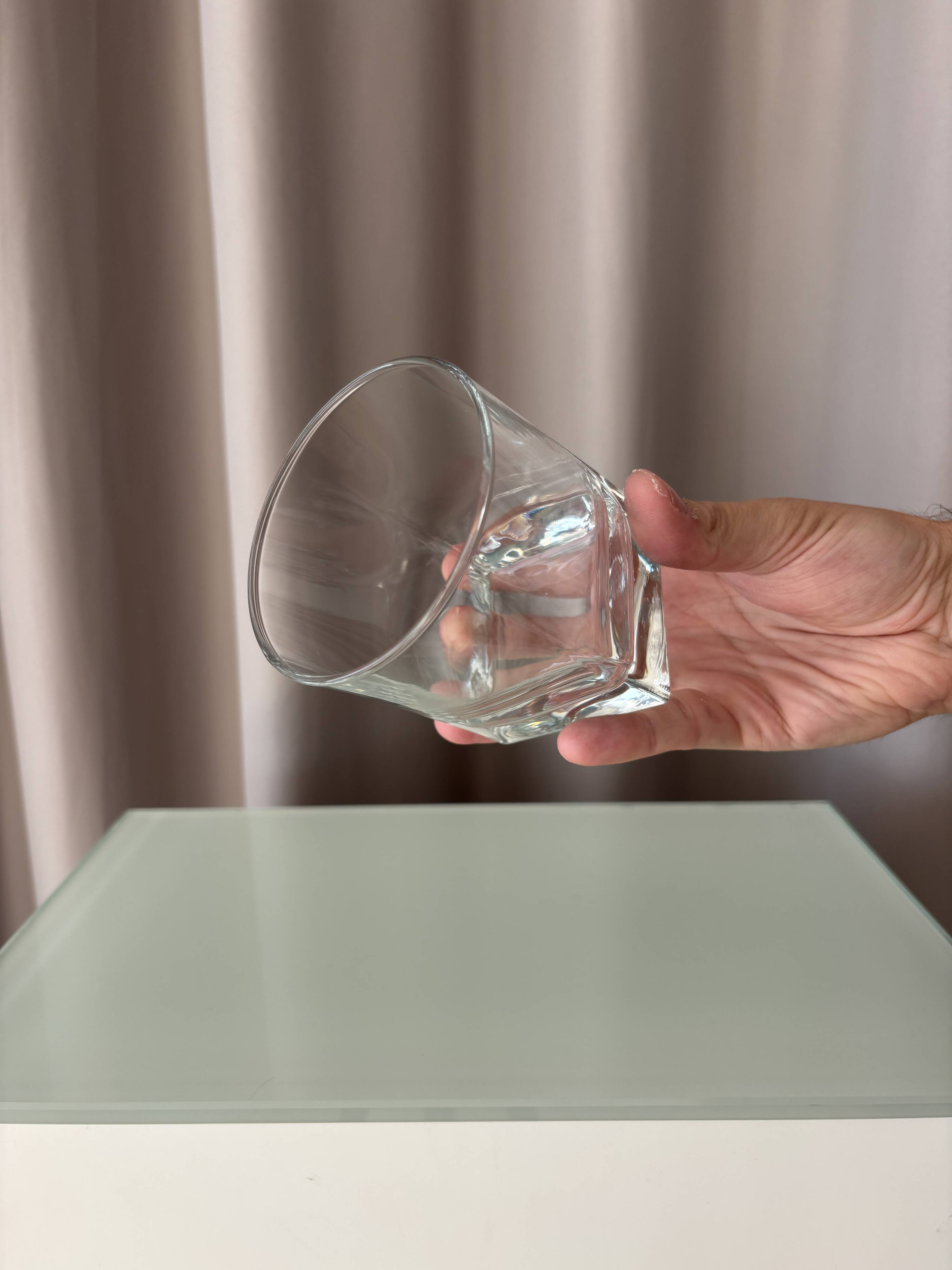 Elegant set of four vintage whiskey tumblers