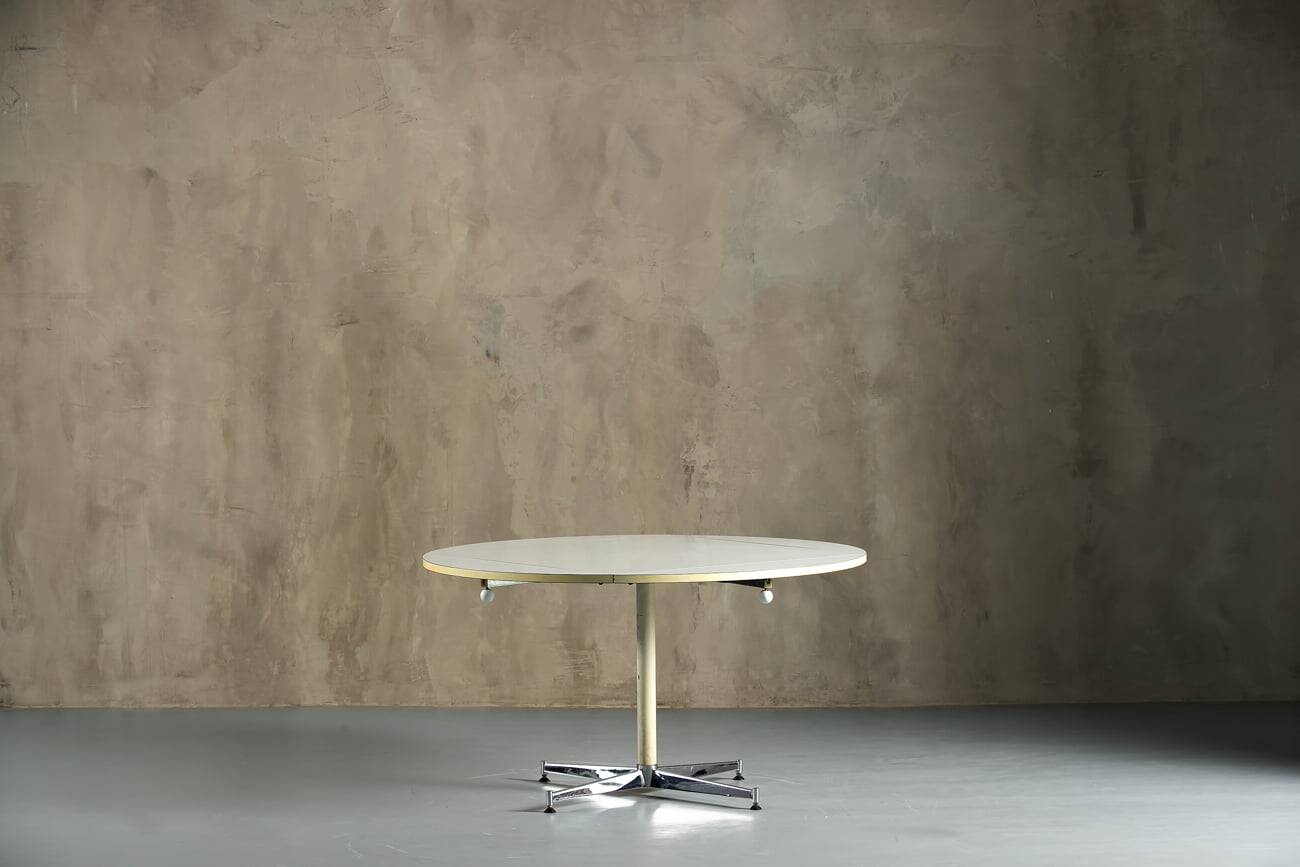 Round adjustable white cocktail/dinner table, Finland, 1960s