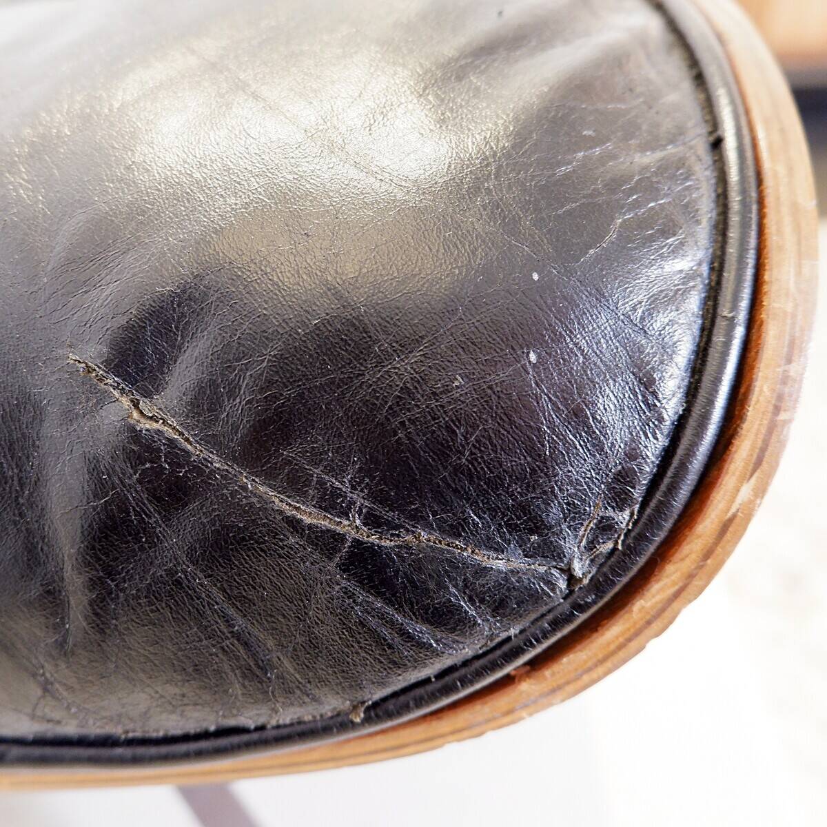 Mid-Century armchair and footrest by Charles & Ray Eames for Herman Miller