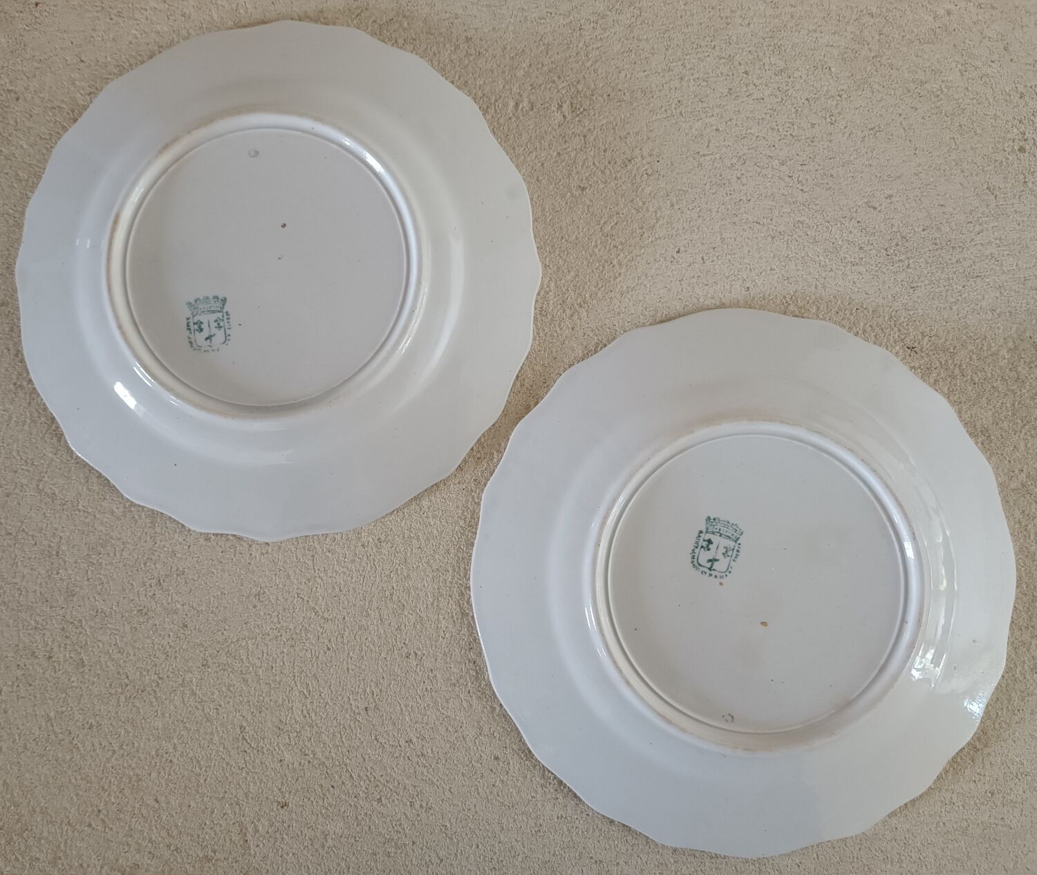 2 assiettes Les mois de l'année Octobre Novembre Saint Amand