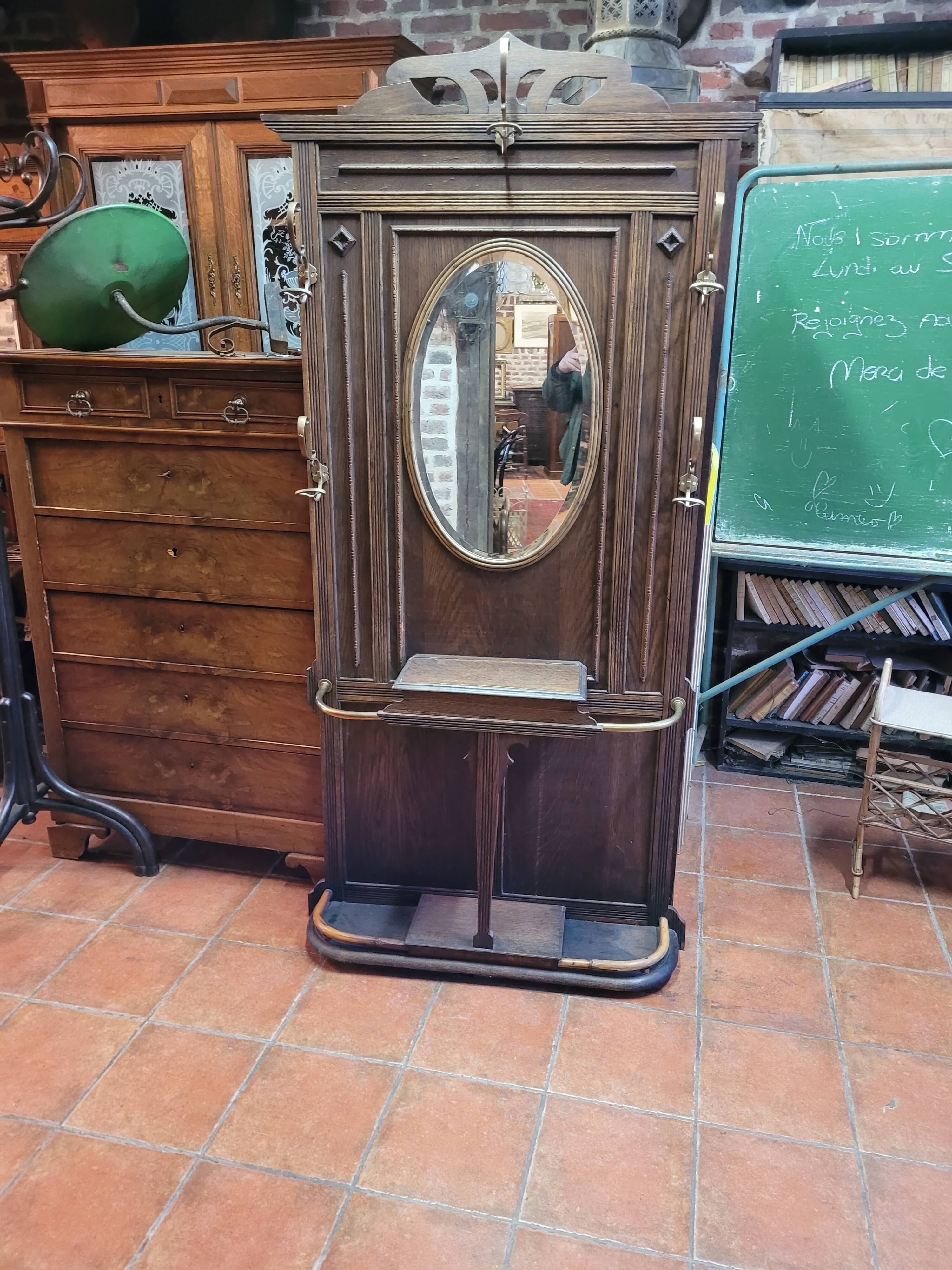 Old cloakroom or coat rack in oak