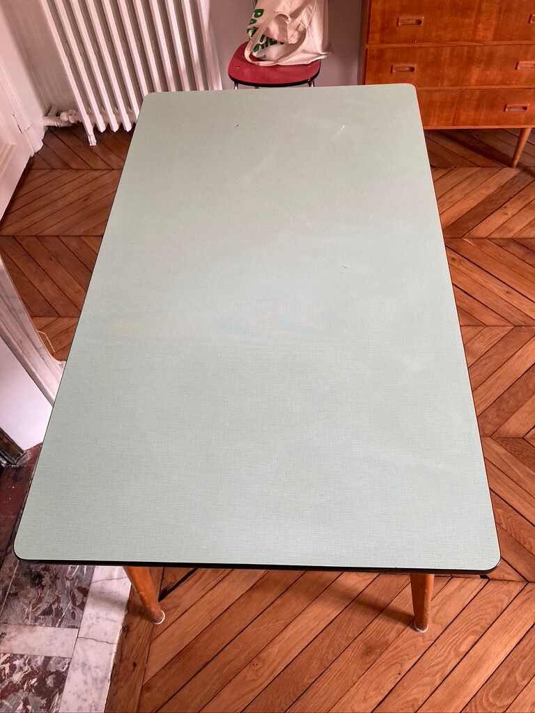 Scandinavian style table in wood & formica