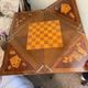 Table à jeux mouchoir style Louis XV marqueterie échecs