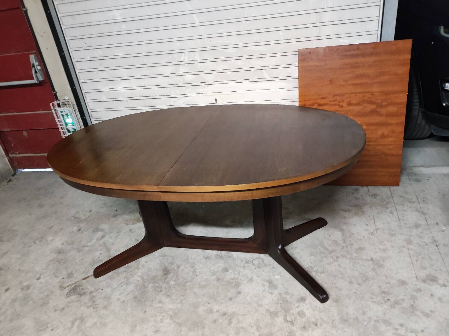 Baumann vintage oval table