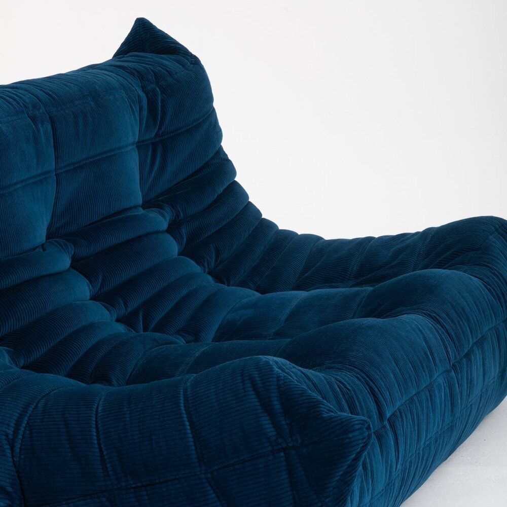 Canapé trois places Togo en tissu bleu foncé par Michel Ducaroy pour Ligne Roset