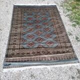 Old oriental carpet made hands. Signature. (175 x 125 )