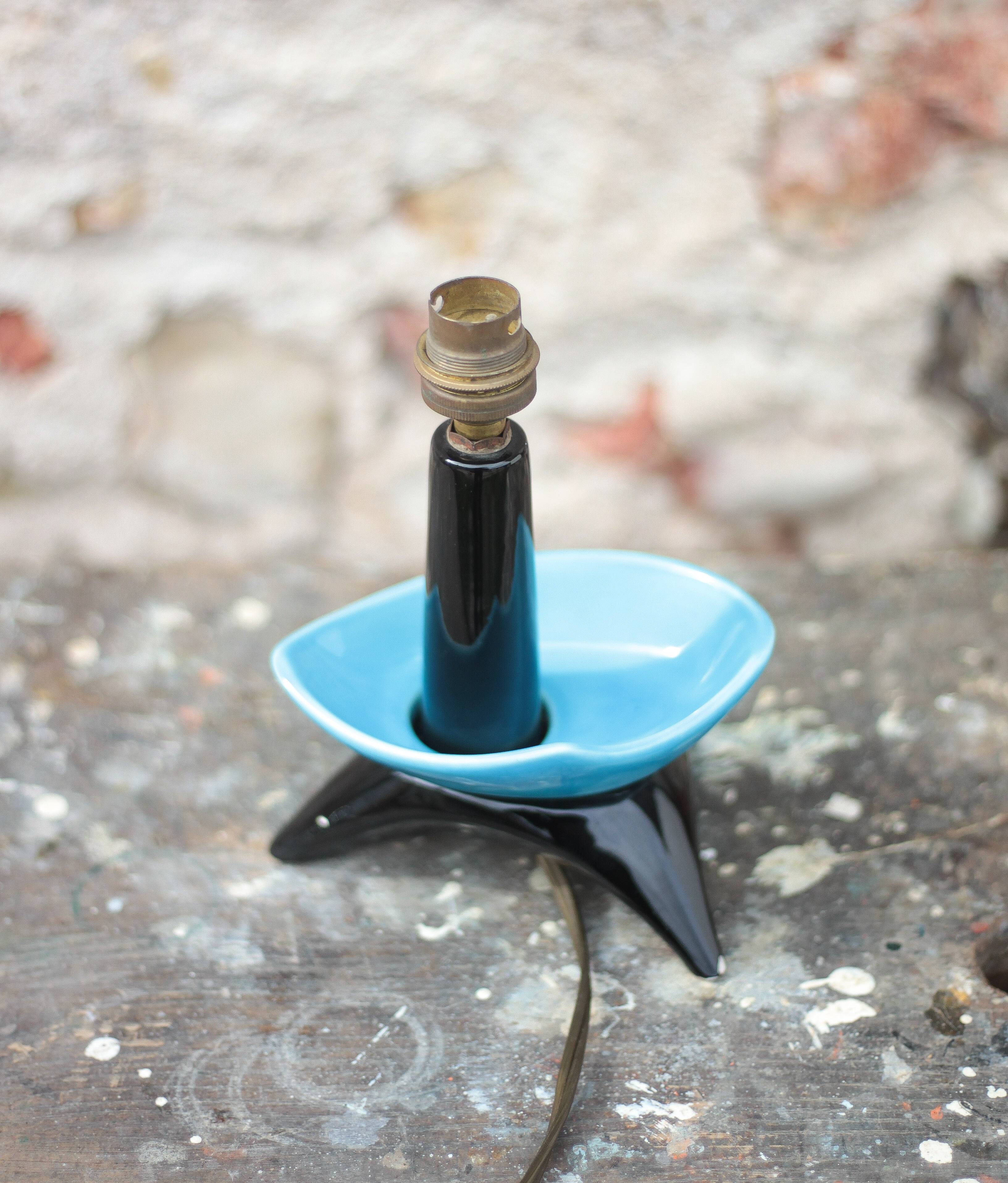 Tripod ceramic table lamp, bedside lamp, accent lamp