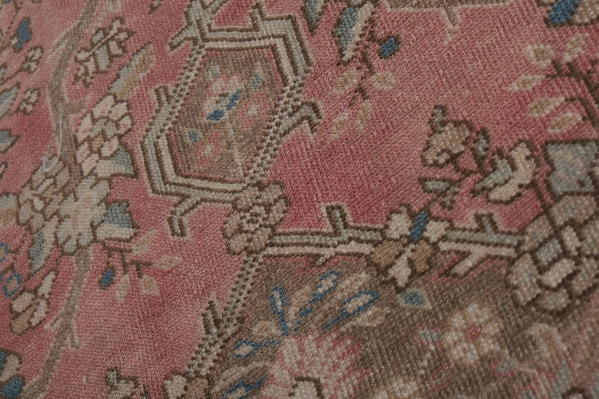 Vintage Turkish handmade rug 134x193 cm