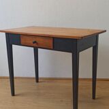 Minimalist kitchen table