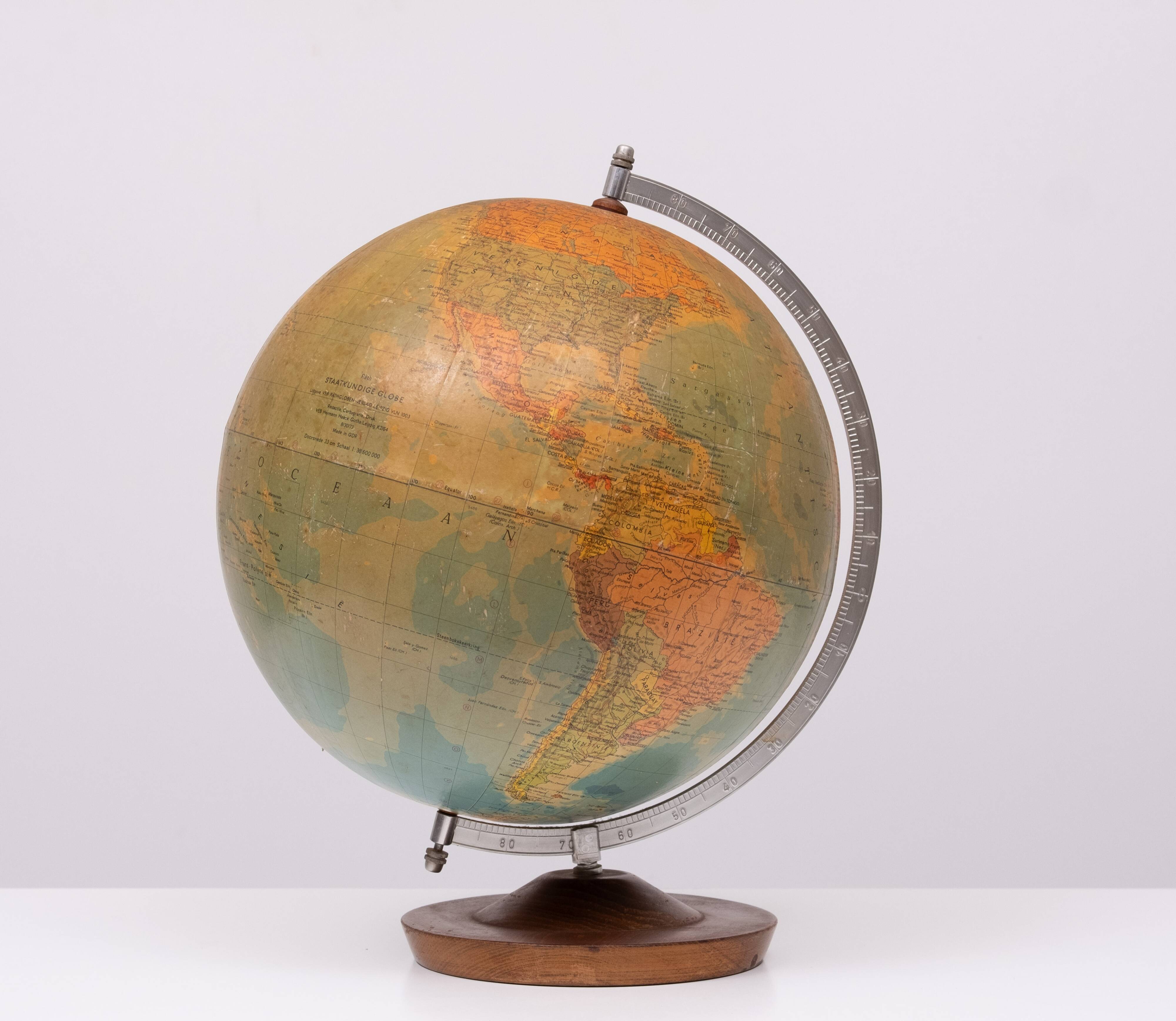 Raths Politischer Erdglobus 1950s Germany