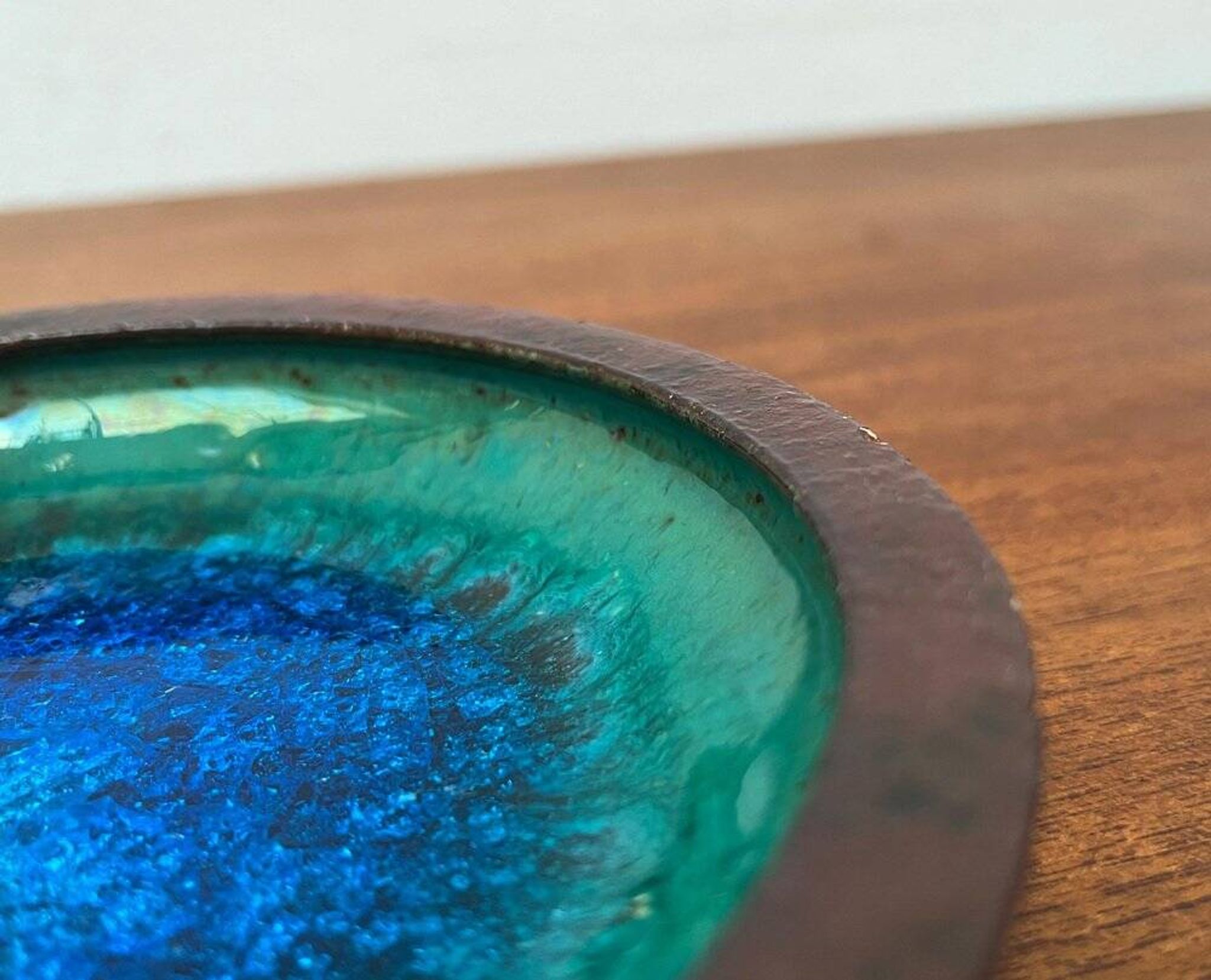 Ashtray or bowl in brutalist studio pottery by Gerhard Liebenthron, mid-century, 1960s, 1968.
