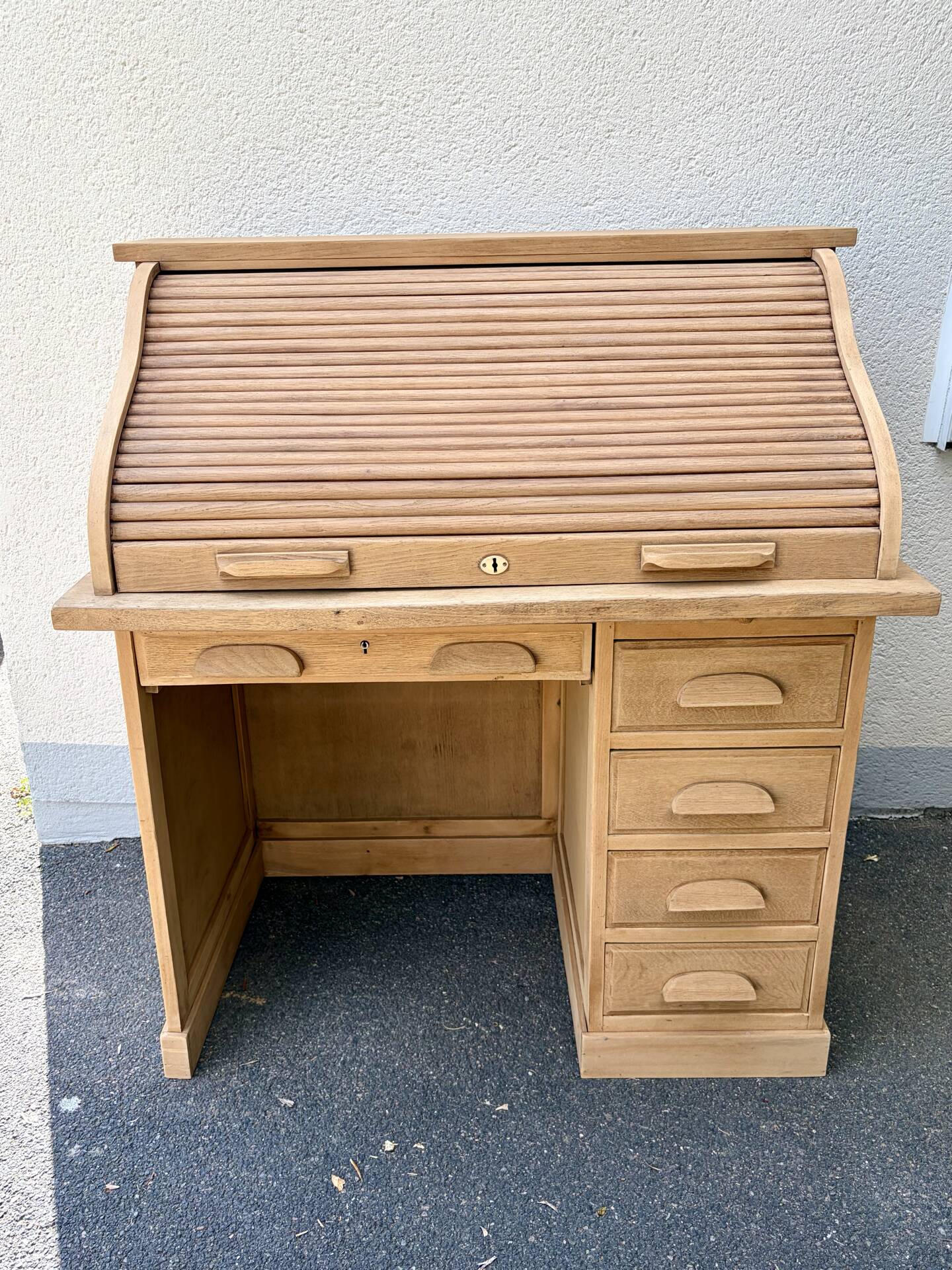 Curtain desk