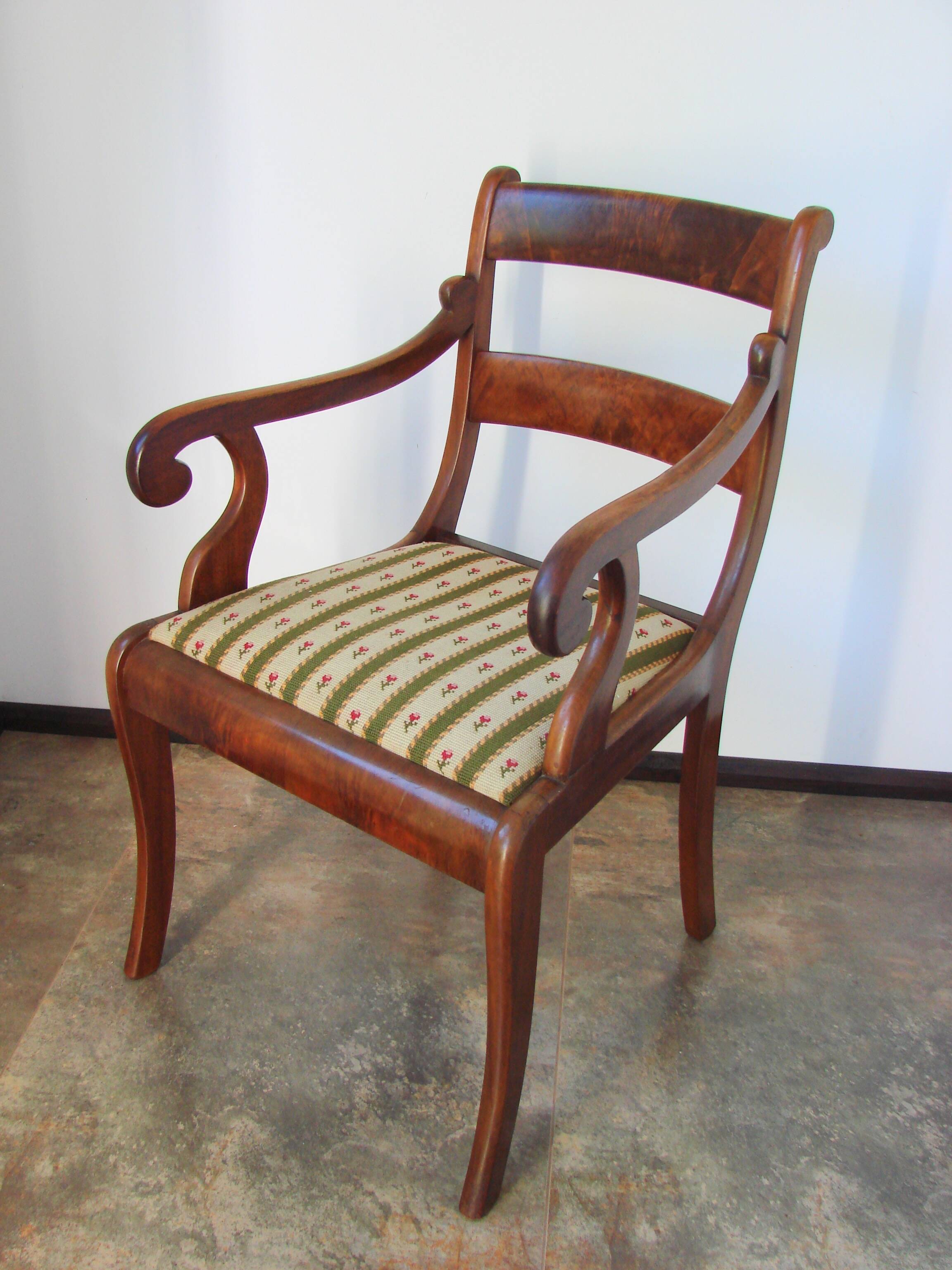 Antique mahogany armchair in the Edwardian / Sheraton Revival style, 19th/2