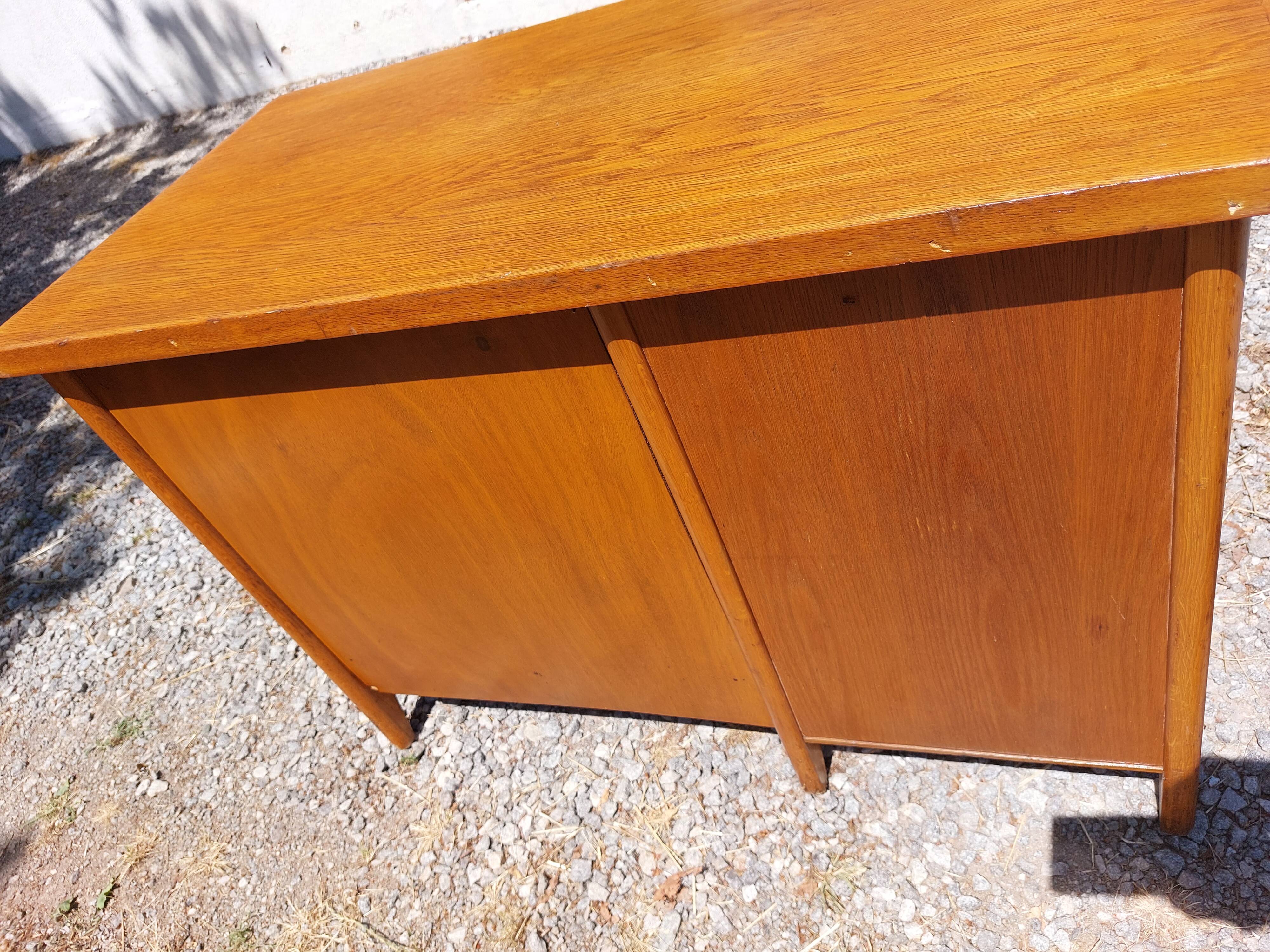 Desk with curtain binder